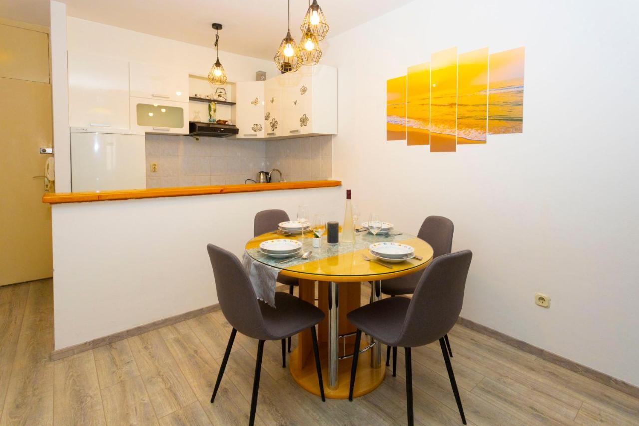 Apartman Angie Makarska Exteriör bild